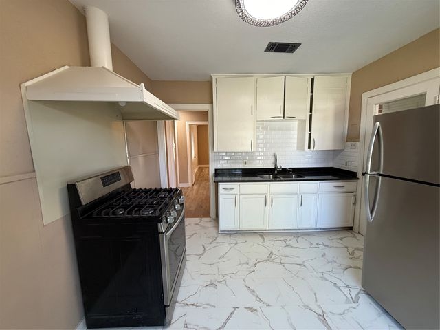 2133 Edwin Street, Fort Worth, TX 76110