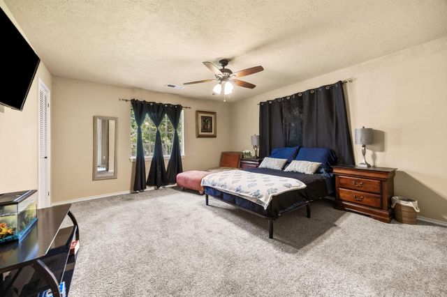 2210 S Memorial Court, Pasadena, TX 77502