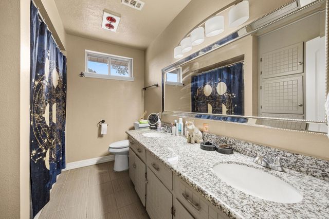 2210 S Memorial Court, Pasadena, TX 77502