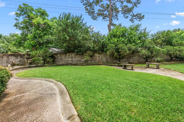 2210 S Memorial Court, Pasadena, TX 77502
