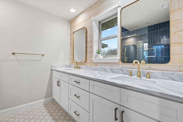 3327 Carriage Circle, Sherman, TX 75092