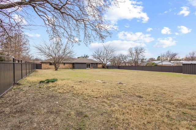3327 Carriage Circle, Sherman, TX 75092