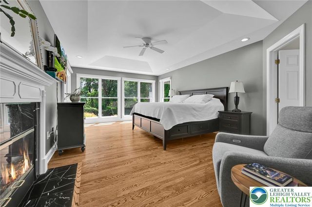 2475 Woodland Hills Court, Hellertown Boro, PA 18055