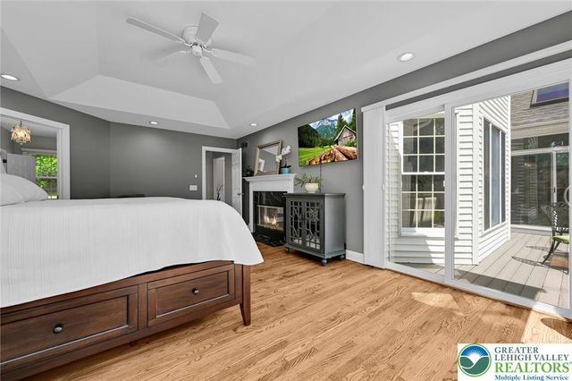 2475 Woodland Hills Court, Hellertown Boro, PA 18055