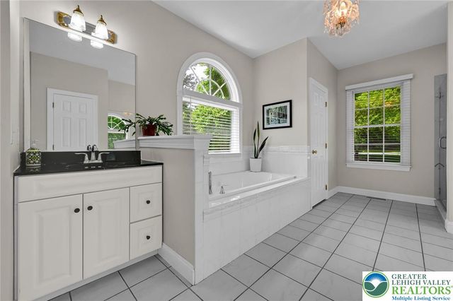 2475 Woodland Hills Court, Hellertown Boro, PA 18055