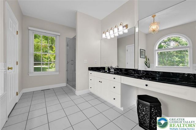 2475 Woodland Hills Court, Hellertown Boro, PA 18055