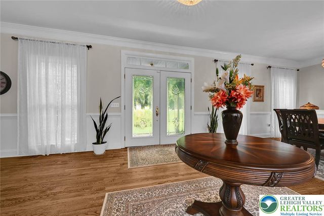 2475 Woodland Hills Court, Hellertown Boro, PA 18055