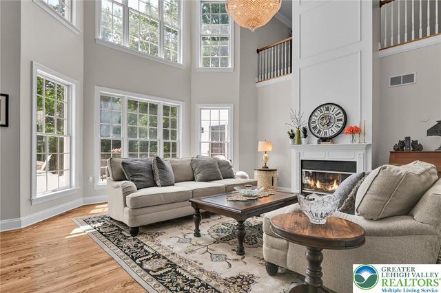 2475 Woodland Hills Court, Hellertown Boro, PA 18055