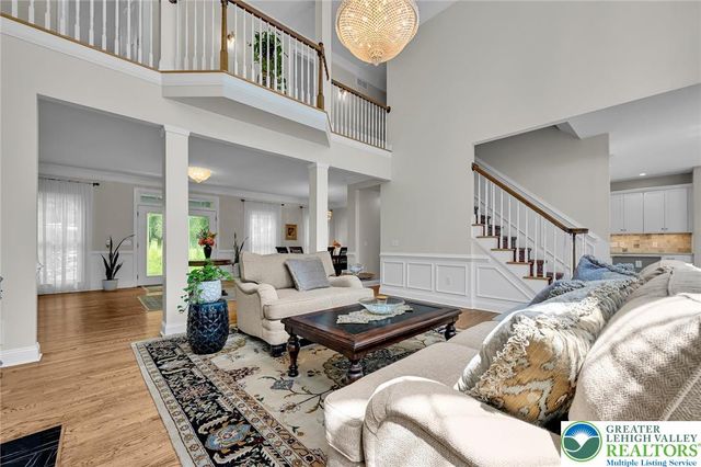 2475 Woodland Hills Court, Hellertown Boro, PA 18055