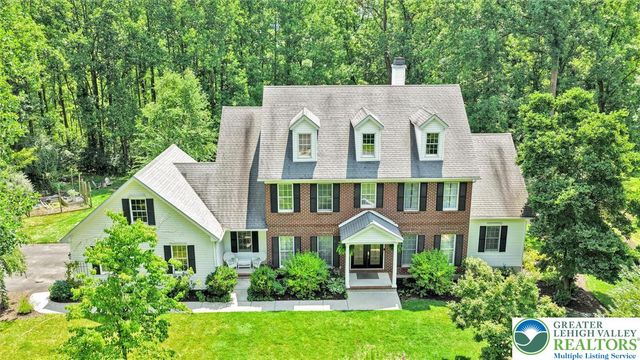 2475 Woodland Hills Court, Hellertown Boro, PA 18055