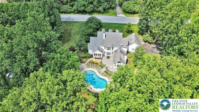 2475 Woodland Hills Court, Hellertown Boro, PA 18055