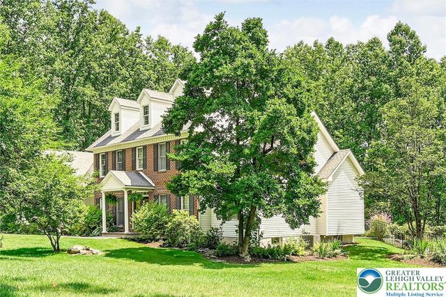 2475 Woodland Hills Court, Hellertown Boro, PA 18055