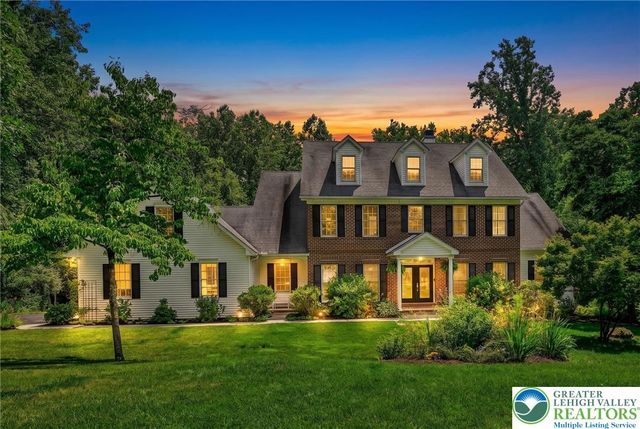 2475 Woodland Hills Court, Hellertown Boro, PA 18055