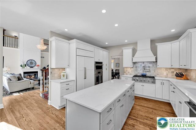 2475 Woodland Hills Court, Hellertown Boro, PA 18055