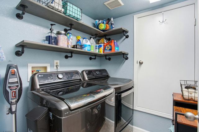 8870 Mandalay Way, Elk Grove, CA 95624