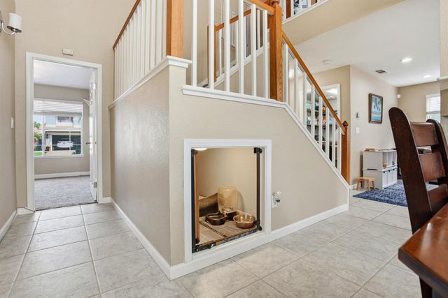 8870 Mandalay Way, Elk Grove, CA 95624