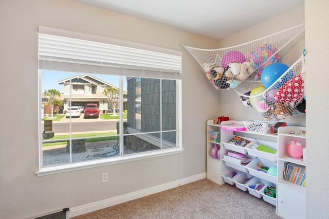 8870 Mandalay Way, Elk Grove, CA 95624