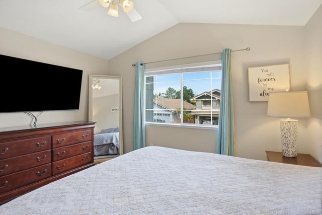 8870 Mandalay Way, Elk Grove, CA 95624