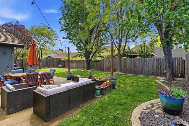 8870 Mandalay Way, Elk Grove, CA 95624