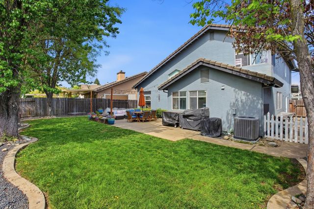 8870 Mandalay Way, Elk Grove, CA 95624
