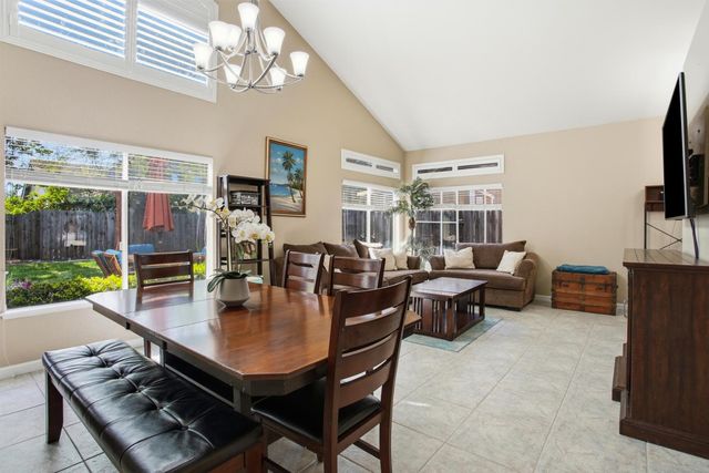 8870 Mandalay Way, Elk Grove, CA 95624