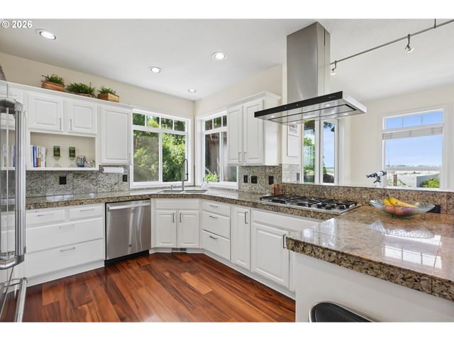 3067 Nw WILSON St, Portland, OR 97210