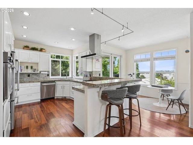3067 Nw WILSON St, Portland, OR 97210