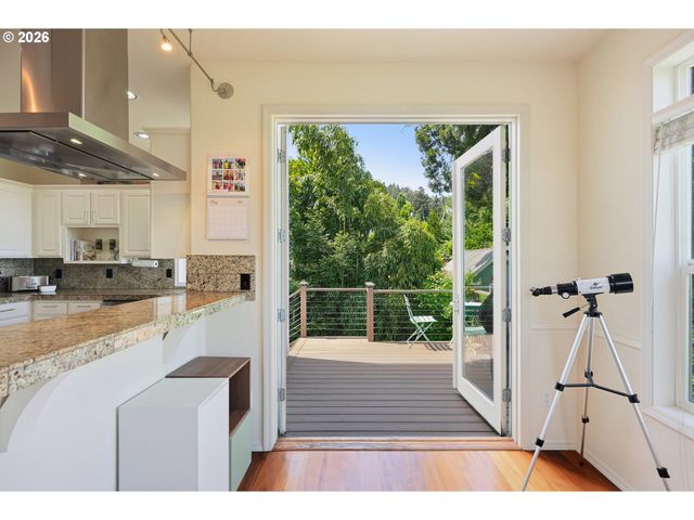 3067 Nw WILSON St, Portland, OR 97210