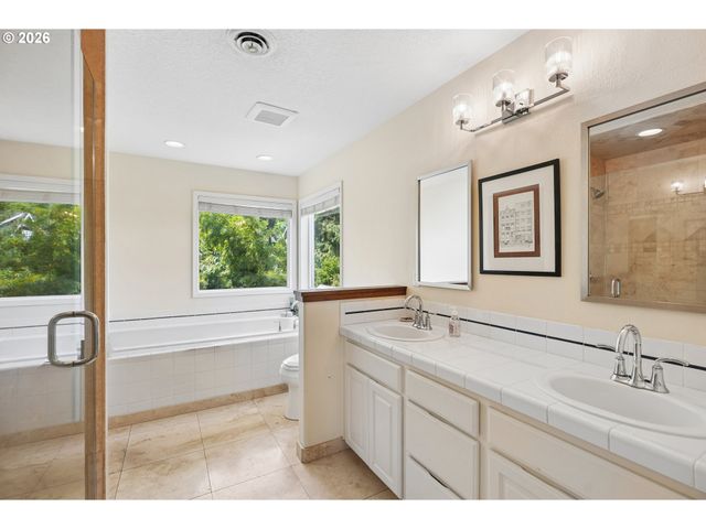 3067 Nw WILSON St, Portland, OR 97210