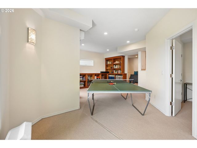 3067 Nw WILSON St, Portland, OR 97210