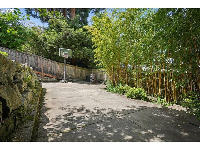 3067 Nw WILSON St, Portland, OR 97210