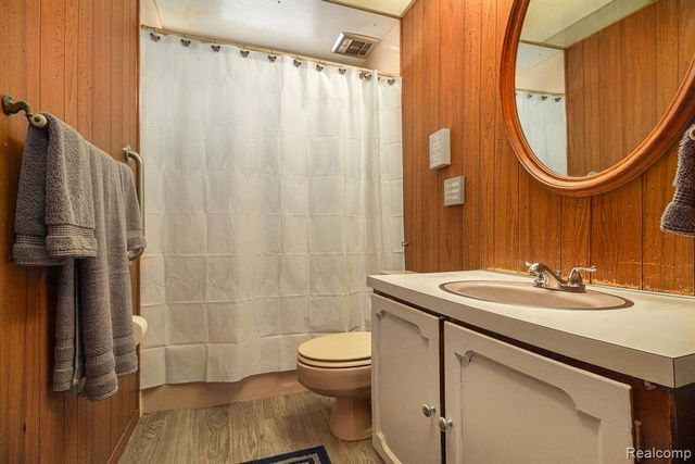 3933 Hayes Street, Wayne, MI 48184