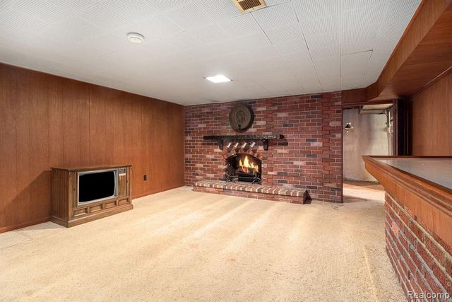 3933 Hayes Street, Wayne, MI 48184