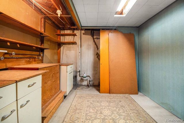 3933 Hayes Street, Wayne, MI 48184