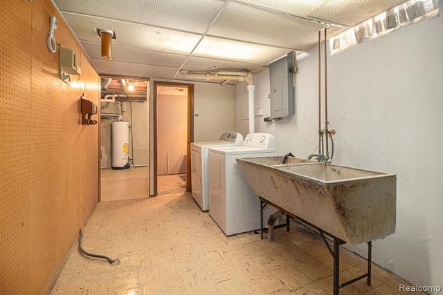 3933 Hayes Street, Wayne, MI 48184