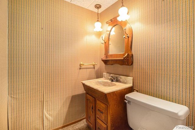 3933 Hayes Street, Wayne, MI 48184