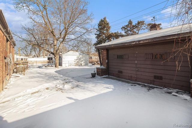 3933 Hayes Street, Wayne, MI 48184