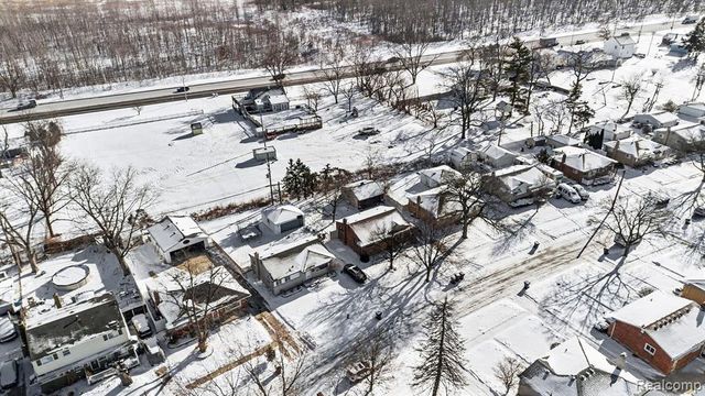 3933 Hayes Street, Wayne, MI 48184