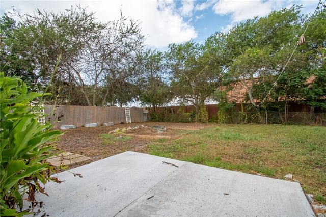 1221 Vance Dr, Corpus Christi, TX 78412