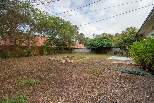 1221 Vance Dr, Corpus Christi, TX 78412