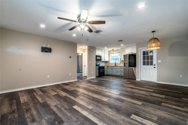 1221 Vance Dr, Corpus Christi, TX 78412