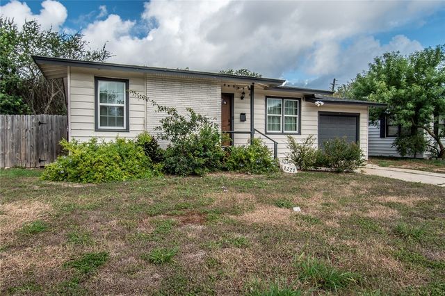 1221 Vance Dr, Corpus Christi, TX 78412