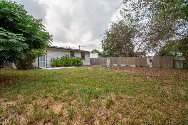 1221 Vance Dr, Corpus Christi, TX 78412