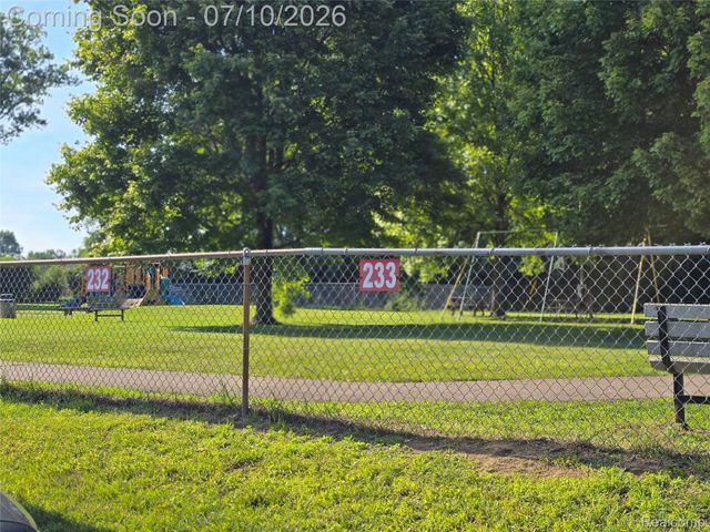 28928 Manchester Street, Westland, MI 48185