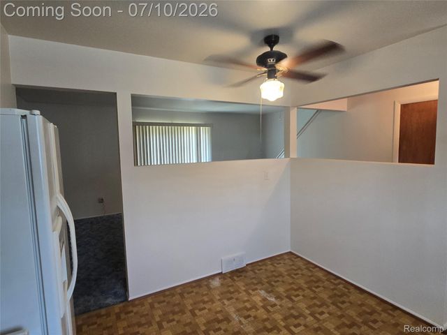 28928 Manchester Street, Westland, MI 48185