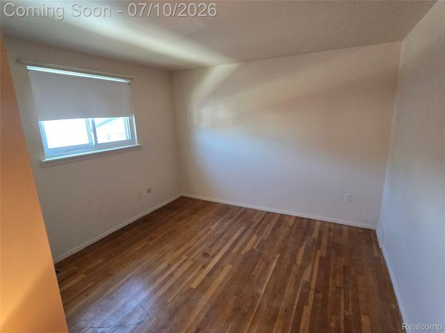 28928 Manchester Street, Westland, MI 48185