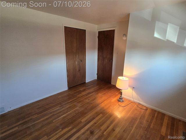 28928 Manchester Street, Westland, MI 48185