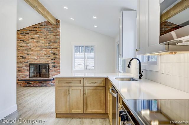 24250 Majestic Street, Oak Park, MI 48237
