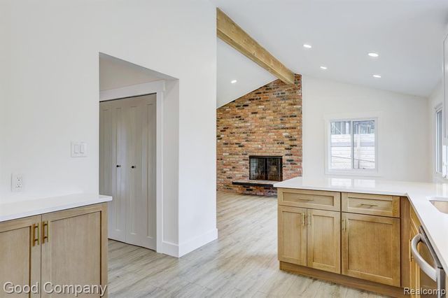 24250 Majestic Street, Oak Park, MI 48237
