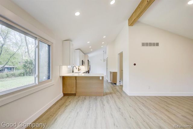24250 Majestic Street, Oak Park, MI 48237